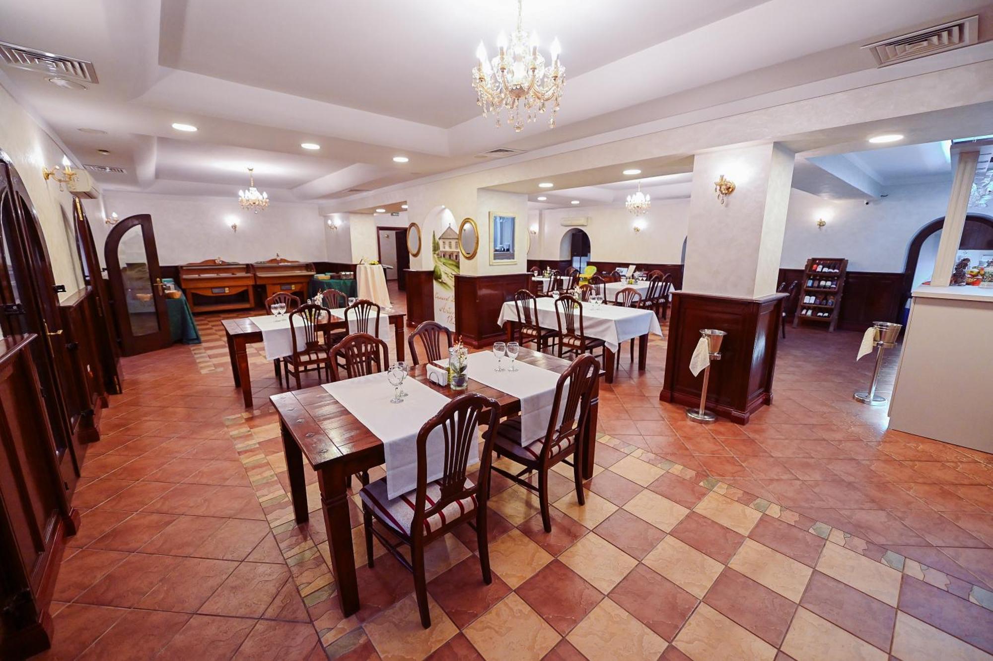 Conacul Domnesc Hotel Scheia Exterior photo