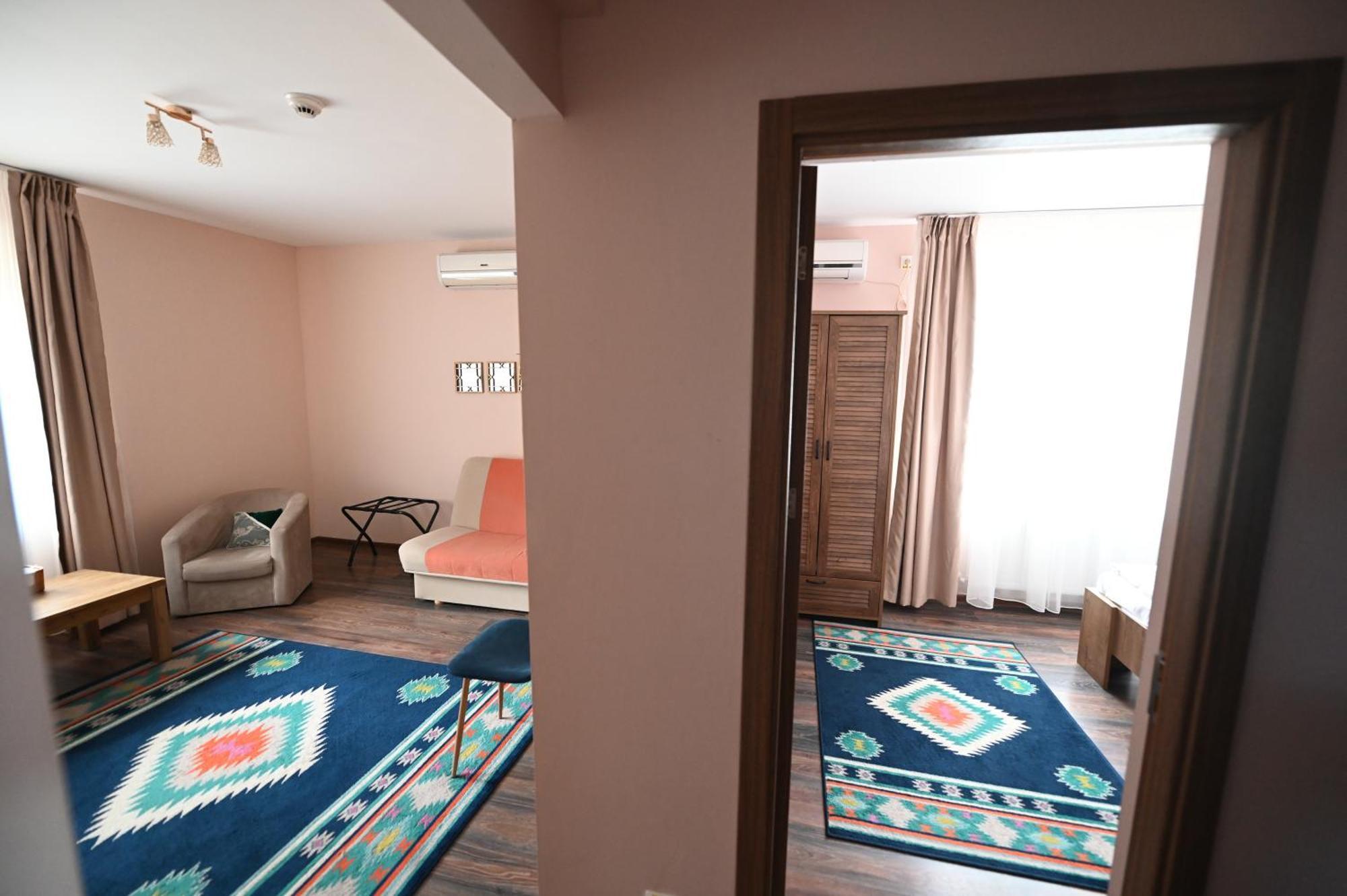 Conacul Domnesc Hotel Scheia Exterior photo
